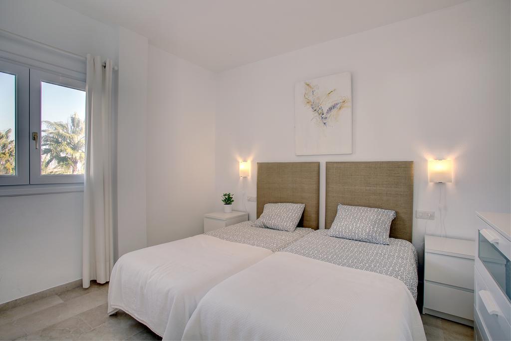 Sunny Golf Apartment Estepona Eksteriør billede