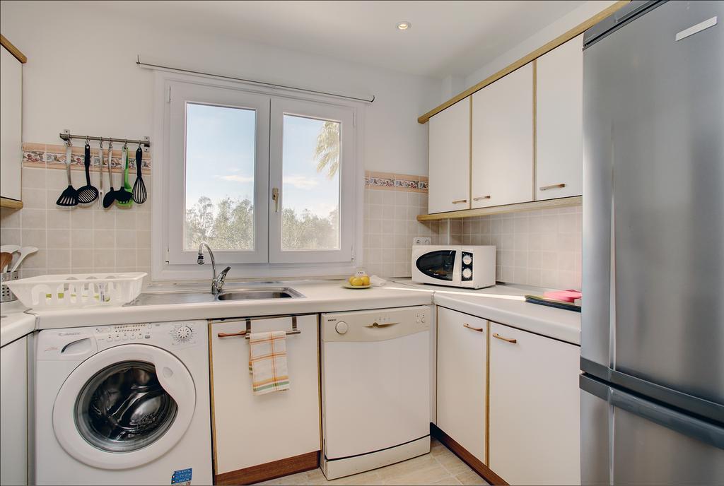 Sunny Golf Apartment Estepona Eksteriør billede