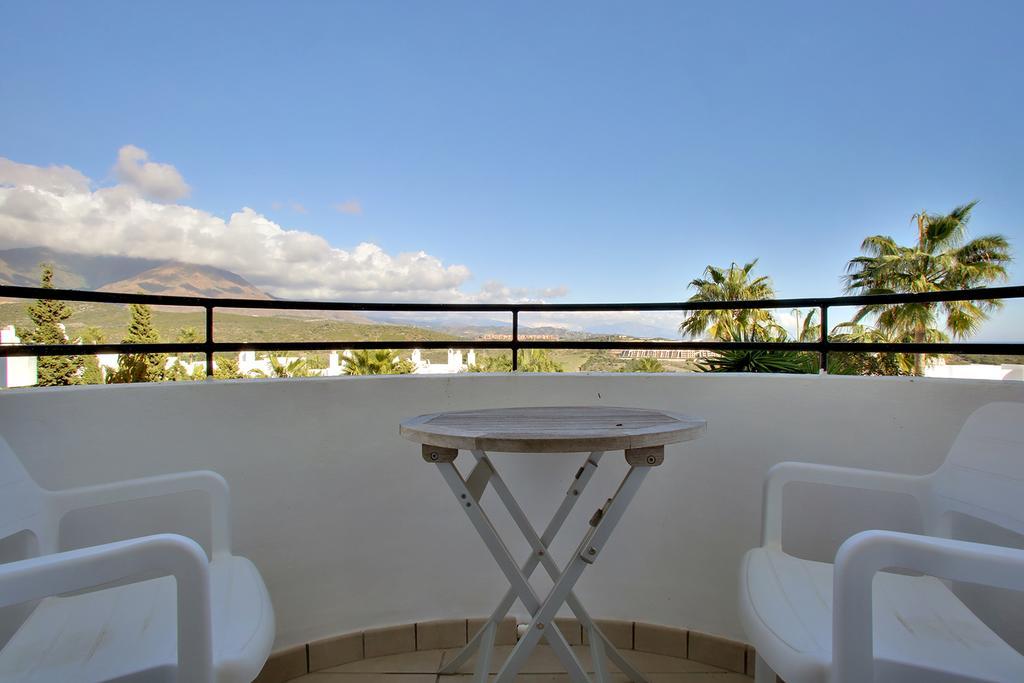Sunny Golf Apartment Estepona Eksteriør billede
