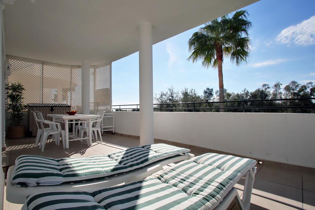 Sunny Golf Apartment Estepona Eksteriør billede