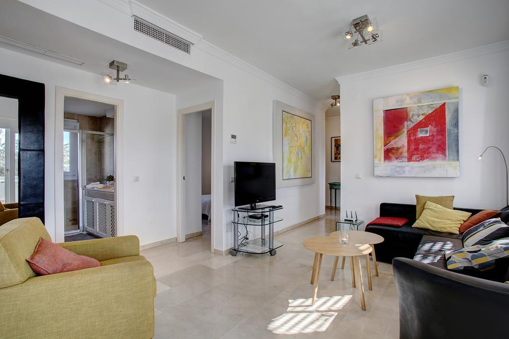 Sunny Golf Apartment Estepona Eksteriør billede